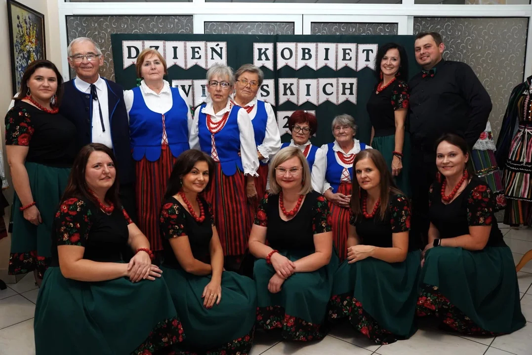 Tradycja, która łączy – Urzekający Bal i warsztaty wikliniarskie w Jaźwinach