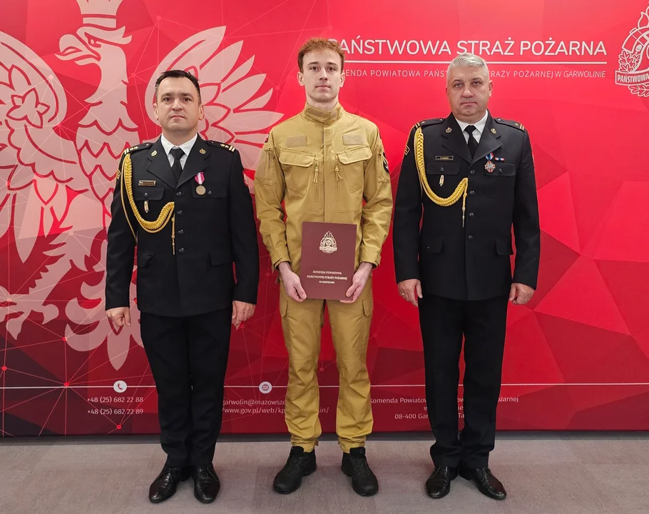 Mikołaj Wielgosz złożył ślubowanie. Nowy strażak w szeregach garwolińskiej PSP