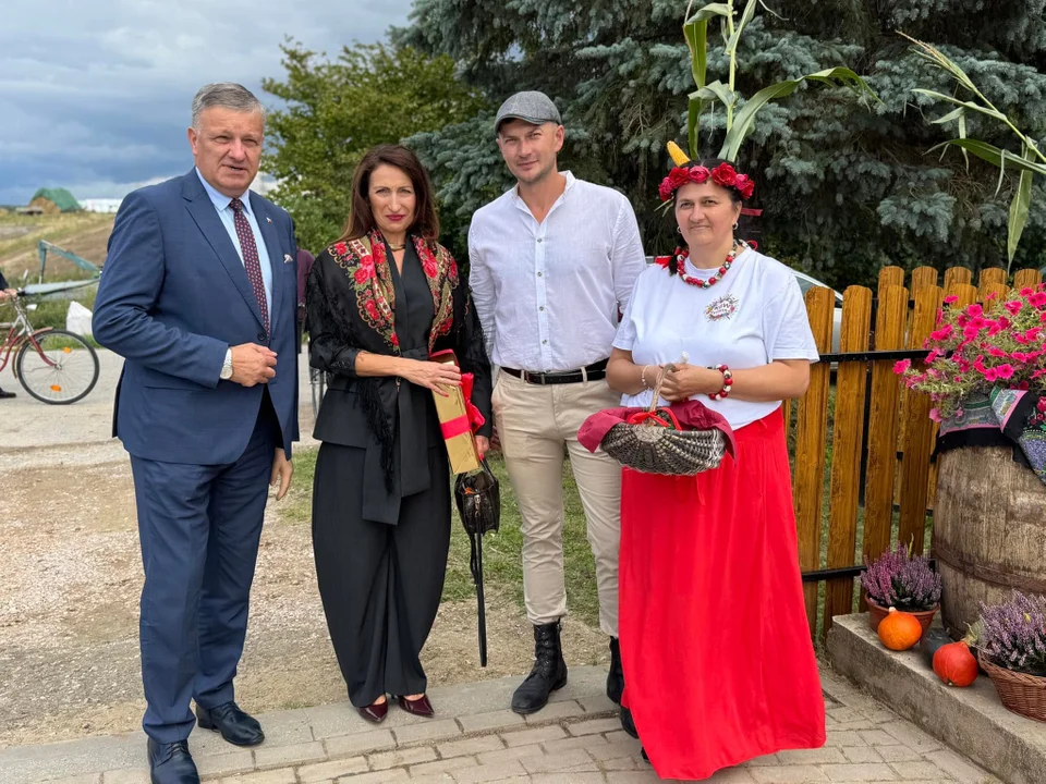 W Ryczyskach cofnęli się o kilka dekad. Młodsi zobaczyli, jak kiedyś wyglądało życie na wsi